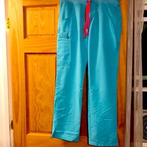 Figs women’s scrub set.